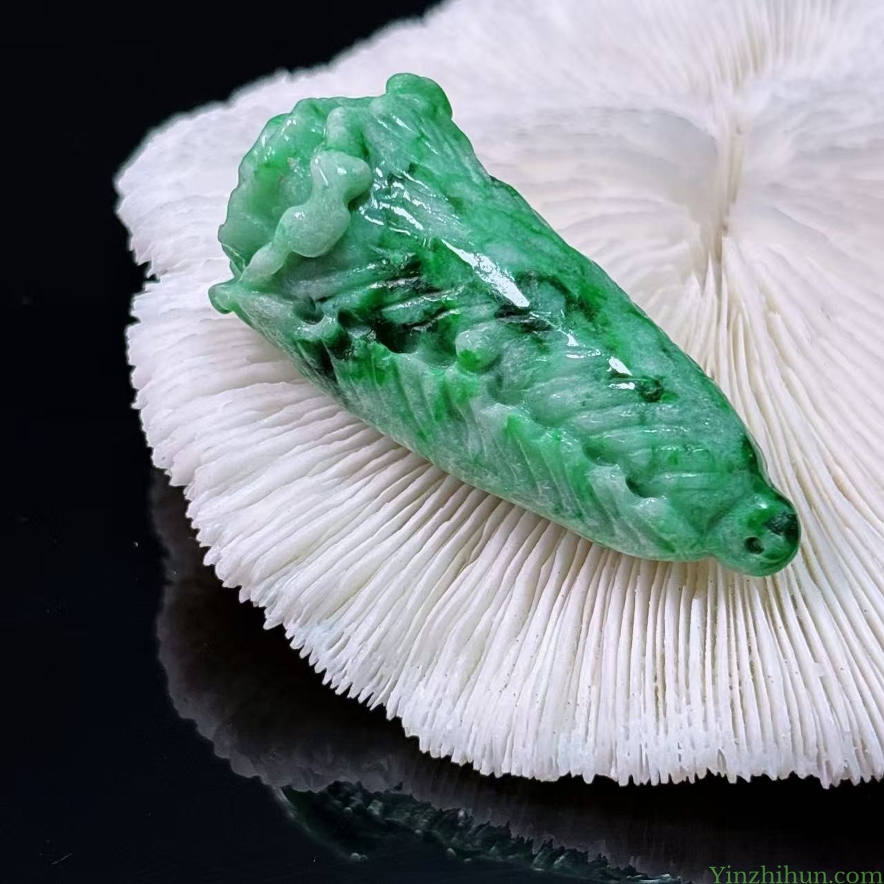 科普：什么样的翡翠叫花青料？花青料的翡翠贵不贵？