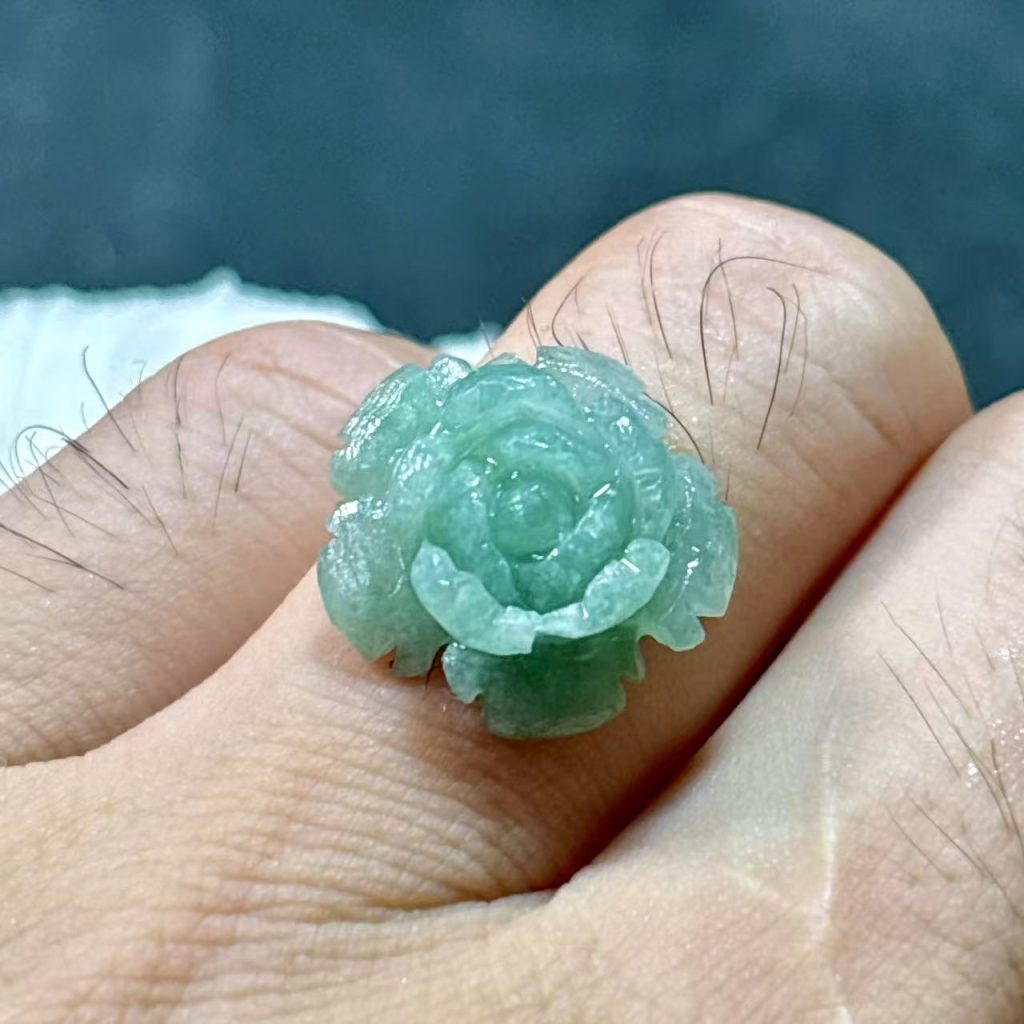 油青料翡翠小花毛货上手效果
