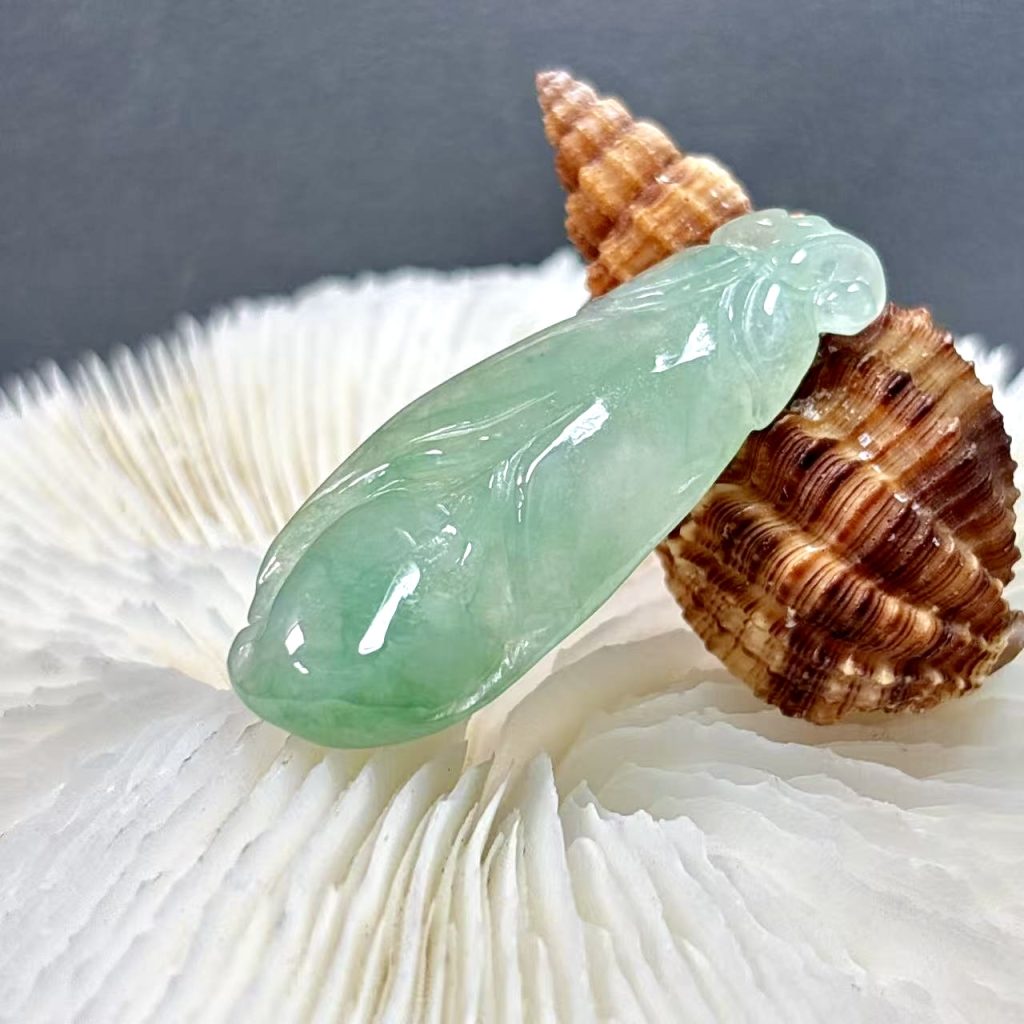 翡翠玉兰花吊坠