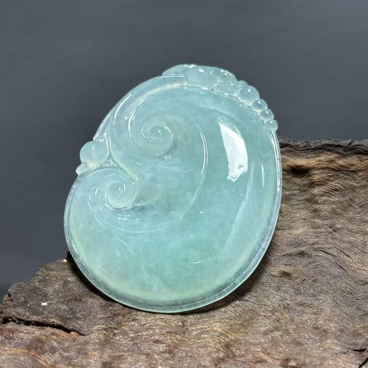 冰糯种翡翠如意