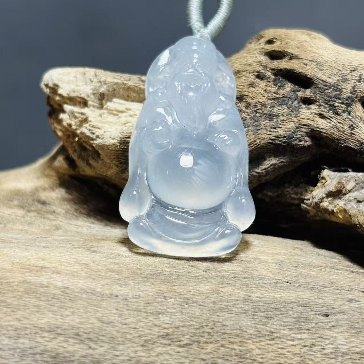 冰种翡翠财神吊坠