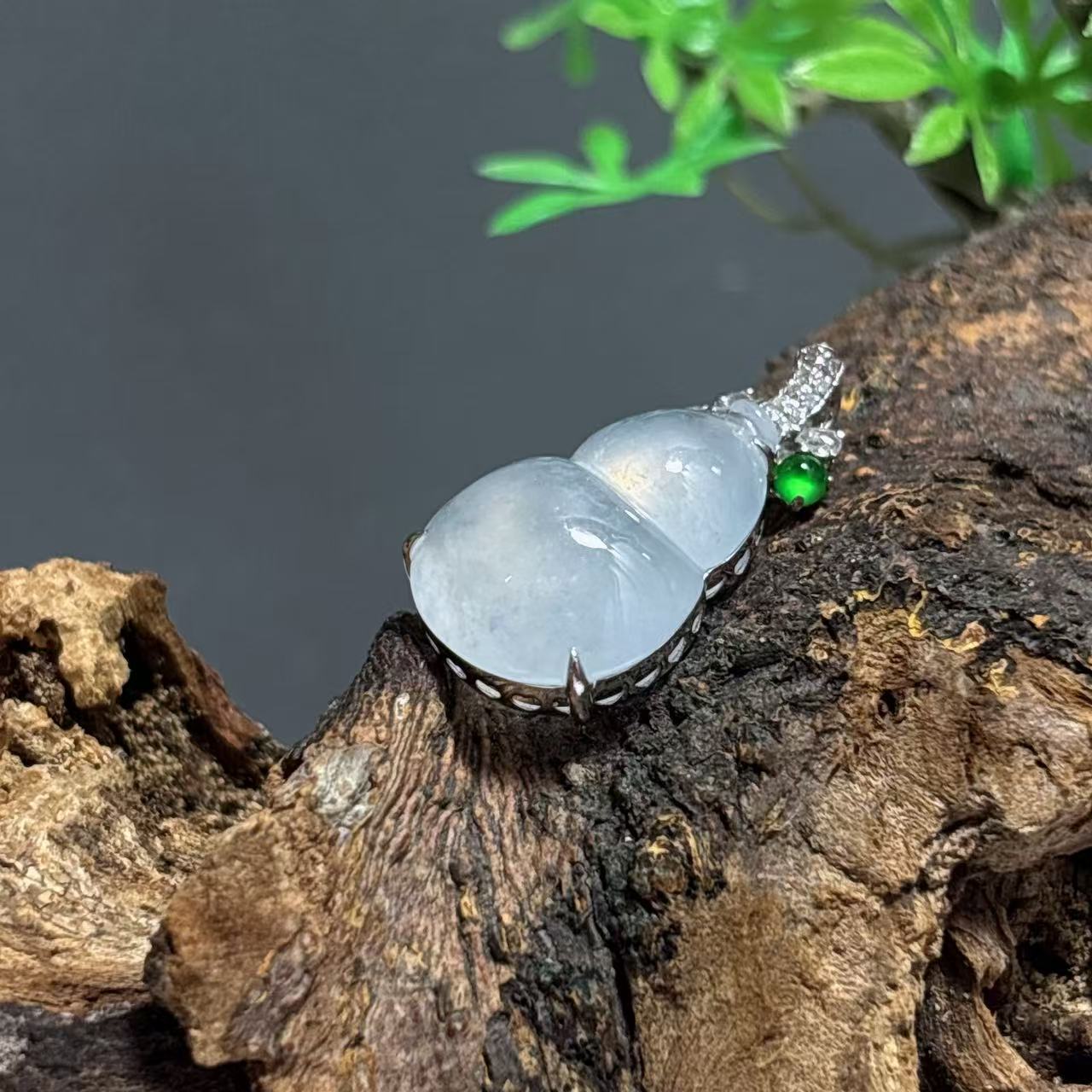 18K金镶嵌翡翠葫芦