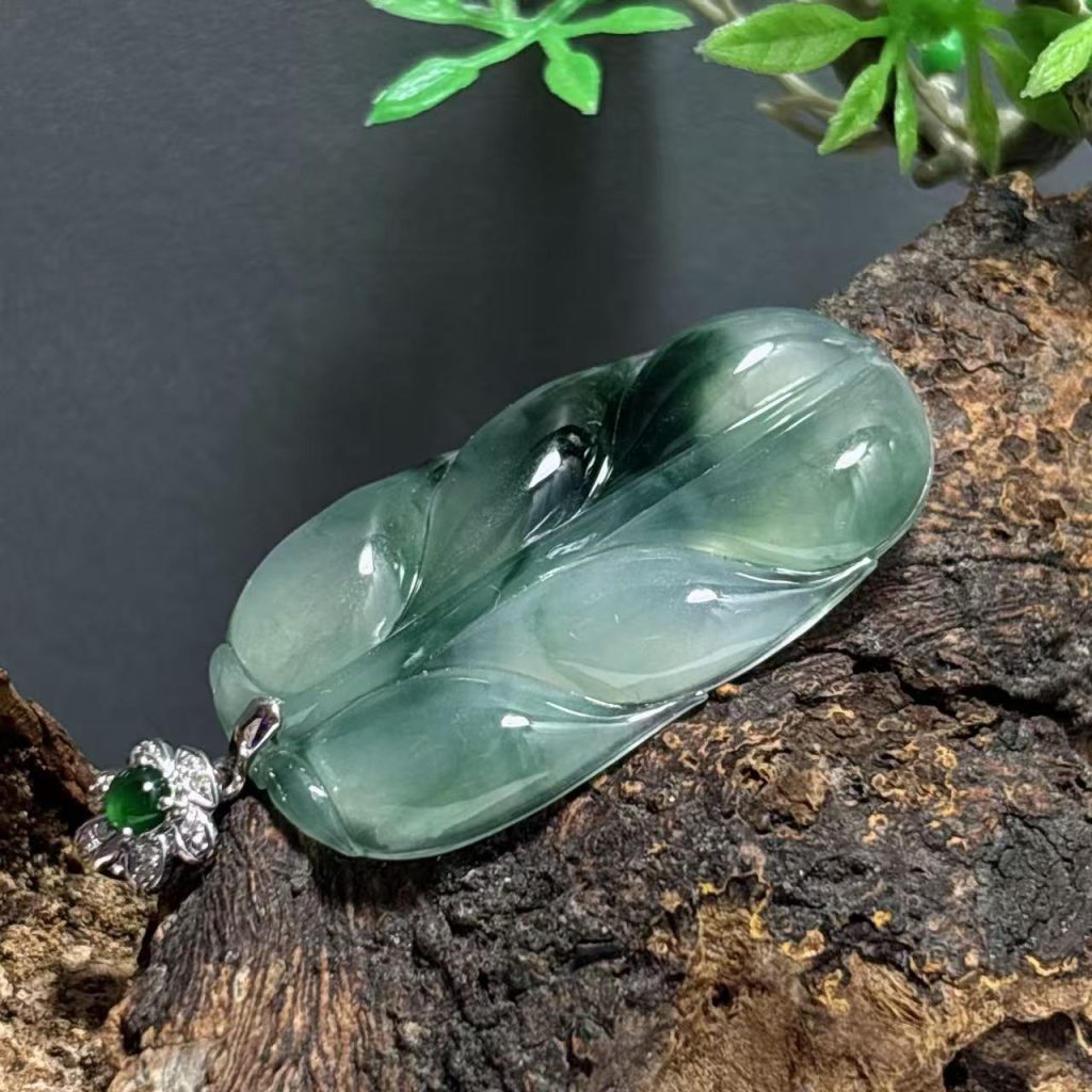 冰种飘花翡翠叶子