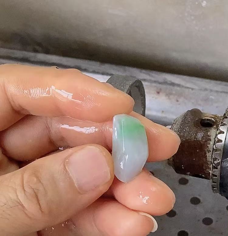 缅甸翡翠边角料
